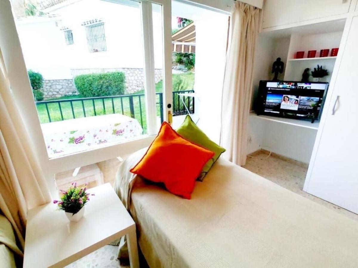 Apartamento Studio With Access To The Garden. Open Pool. Beach Very Close. Wifi & Netflix Free Benalmádena Exterior foto