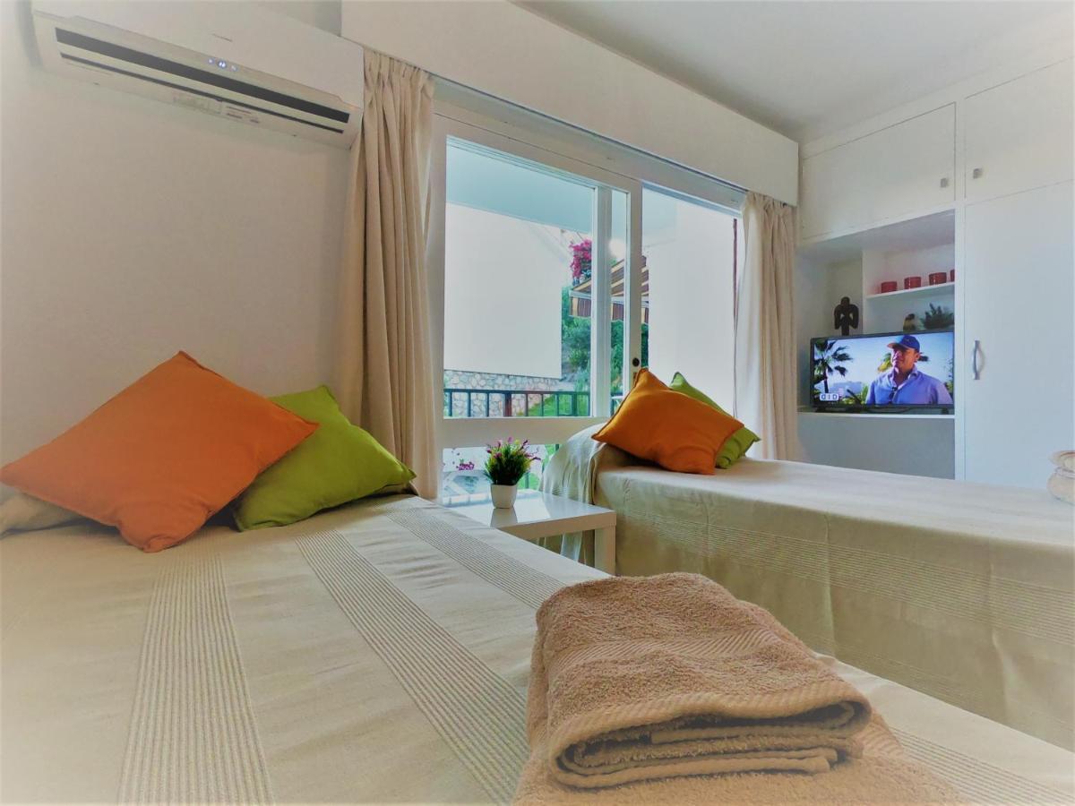 Apartamento Studio With Access To The Garden. Open Pool. Beach Very Close. Wifi & Netflix Free Benalmádena Exterior foto