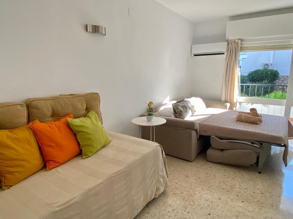 Apartamento Studio With Access To The Garden. Open Pool. Beach Very Close. Wifi & Netflix Free Benalmádena Exterior foto